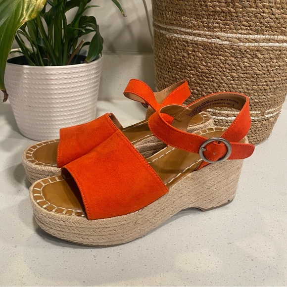 Universal Thread Shoes - *SOLD* Universal Thread Women’s Platform Sandals Burnt Orange Women’s 7